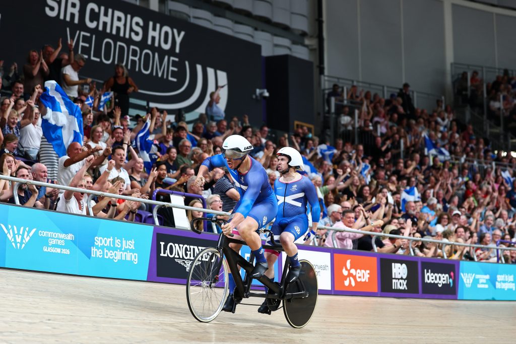 Fabulous Fachie makes it a magnificent seven