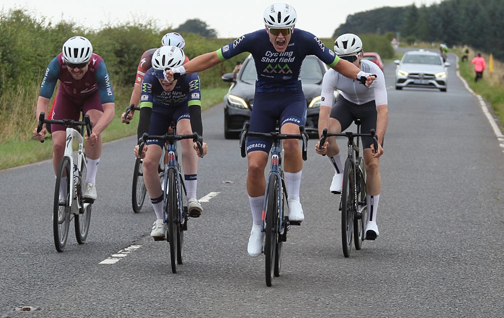 Barbour sprints to Scottish Road Race title as Rowe wins with epic solo effort